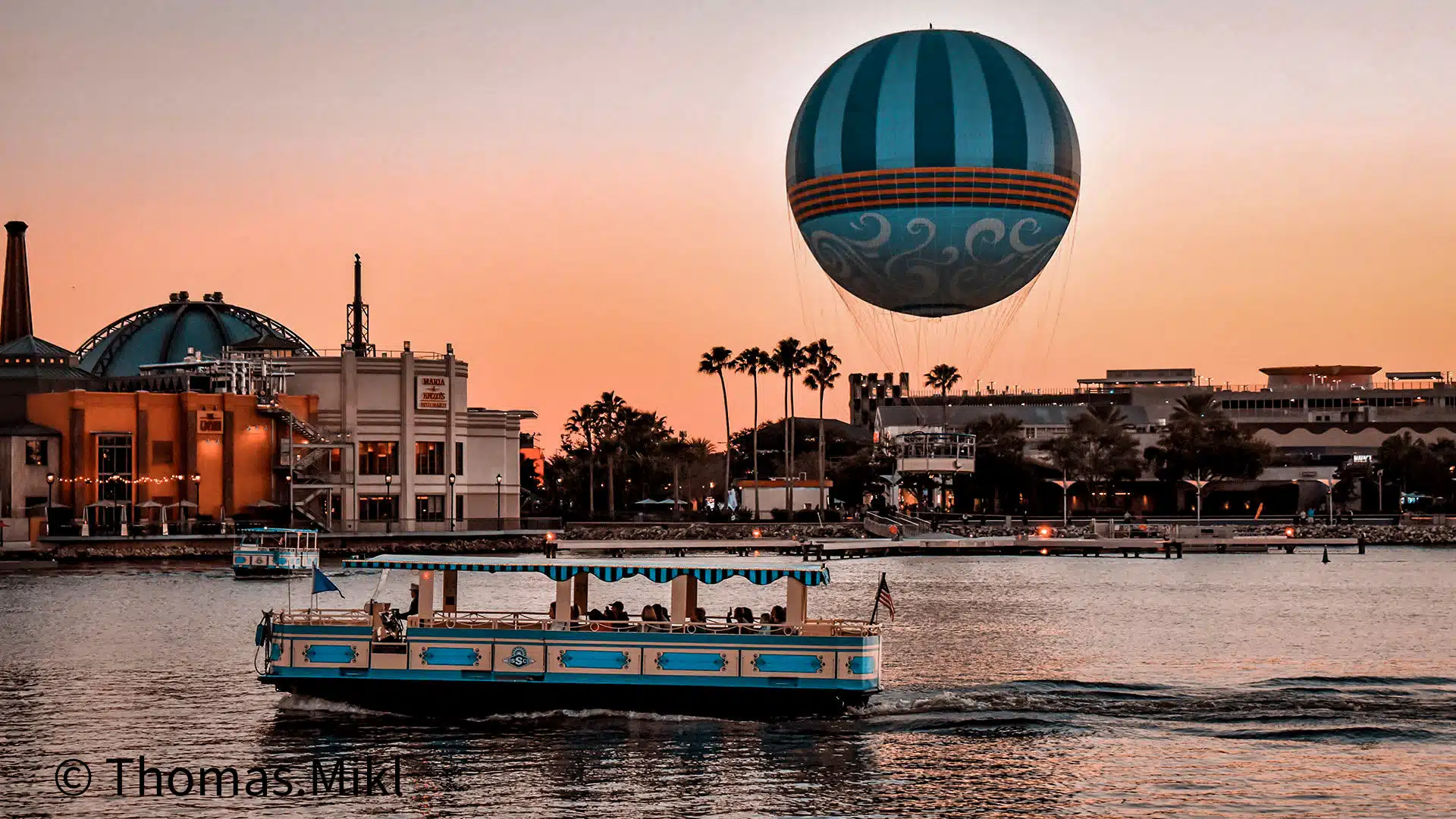 Disney Springs boutiques
