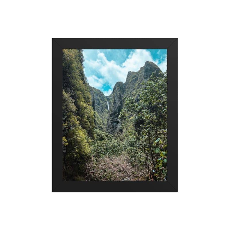 Les falaises de Nuku Hiva Poster encadrée