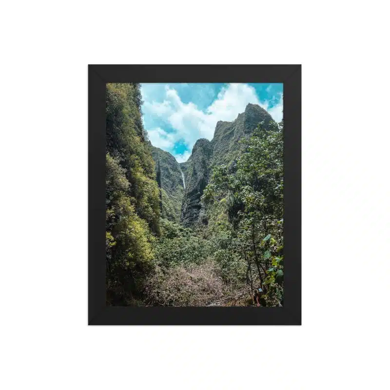 Les falaises de Nuku Hiva Poster encadrée