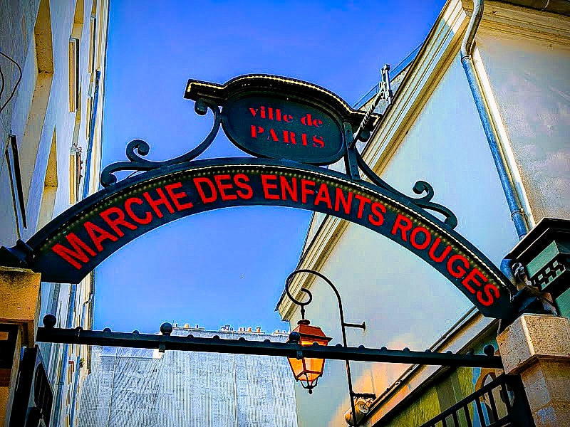 Rue du Marais à Paris près du Marché des Enfants Rouges