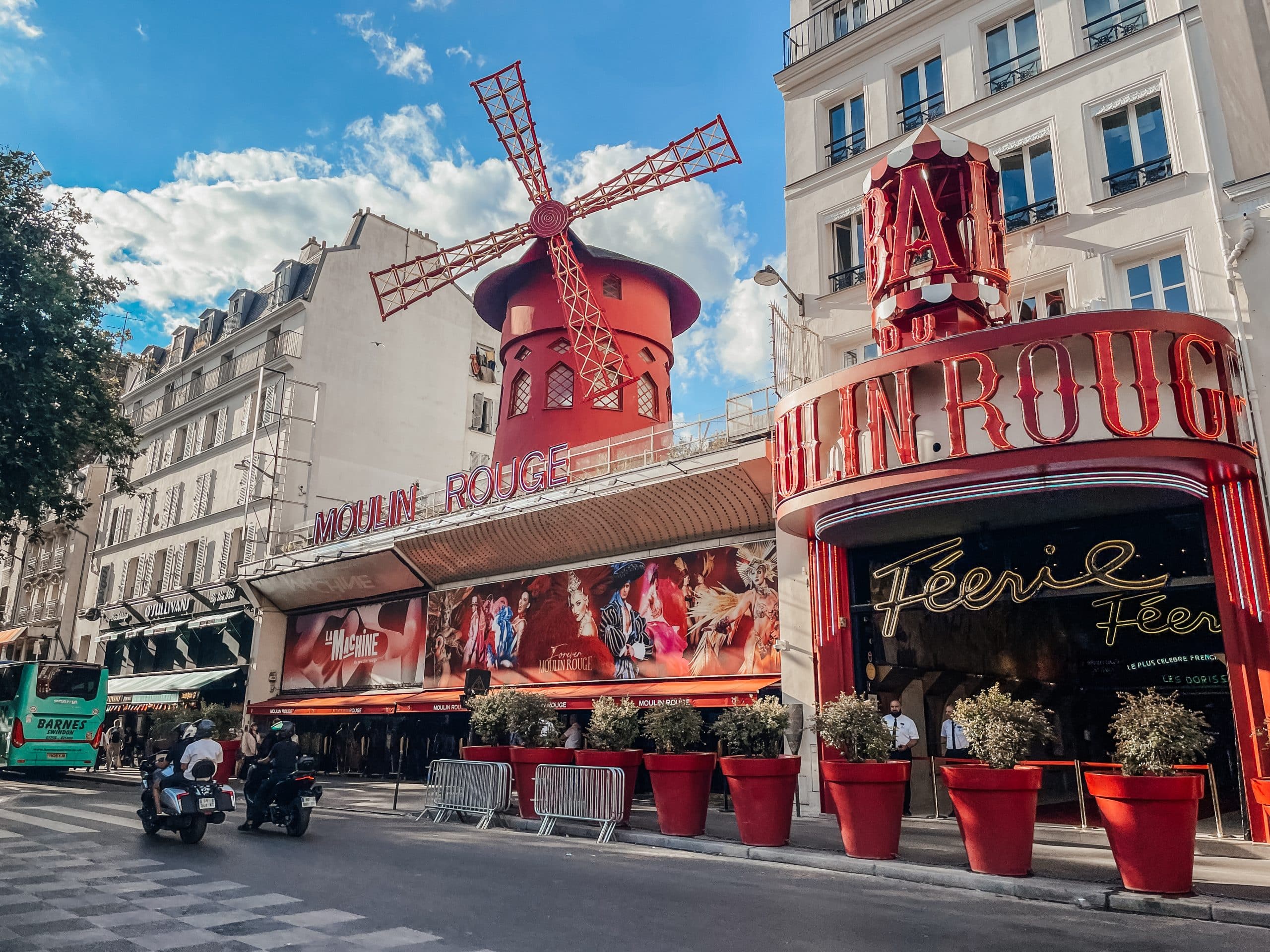 Moulin Rouge et quartier de Pigalle à Paris